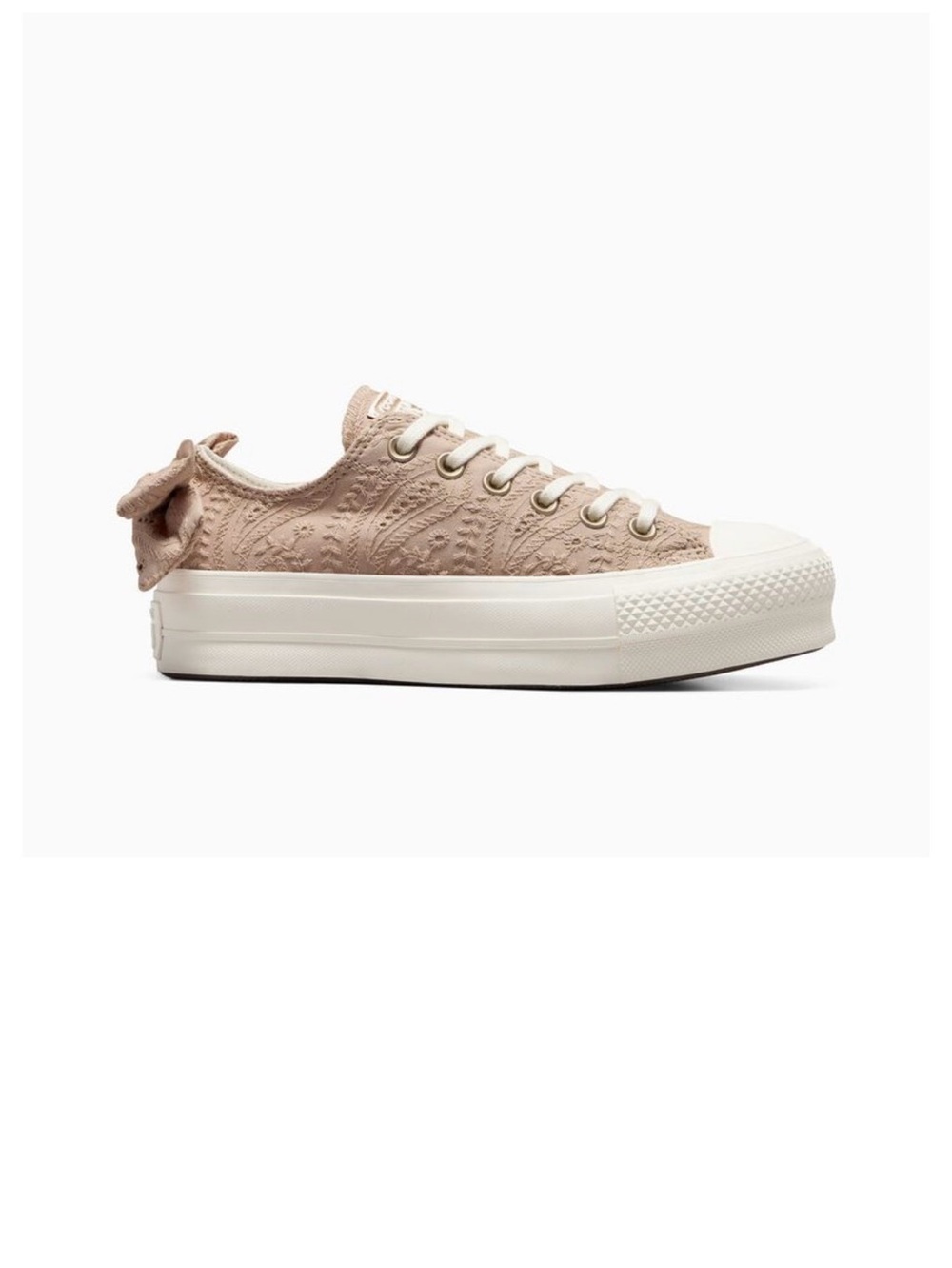 NEW Women’s Converse Chuck Taylor All Star Lift Low Bows A10246C Platform Shoes - Picture 2 of 16